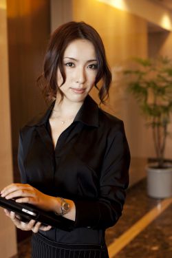 美女被啪到深处白浆gif动态图